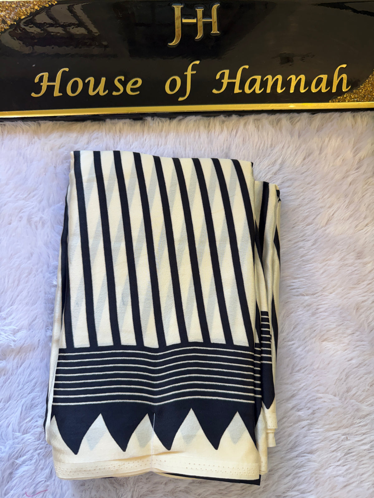 Monochrome Muse – Modal Silk Saree