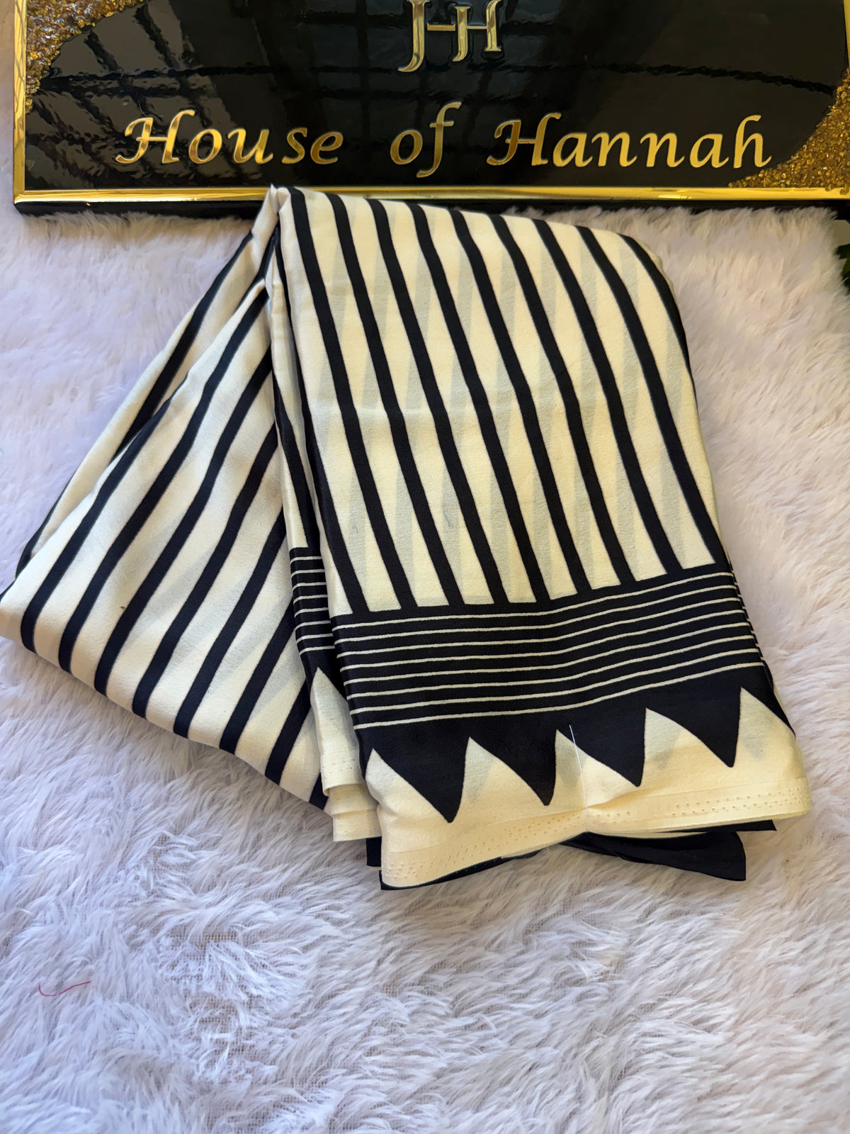Monochrome Muse – Modal Silk Saree