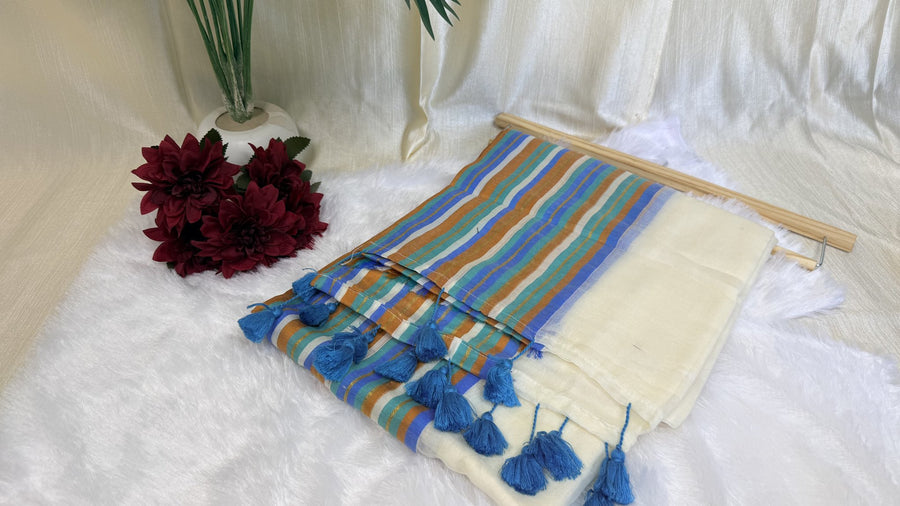 Onam Kasavu Saree with peacock blue stripes